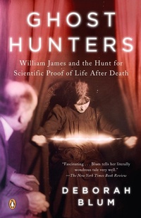 Enlarge image Cover: Ghost Hunters - Penguin Books