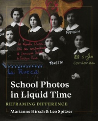 Abbildung von: School Photos in Liquid Time - University of Washington Press