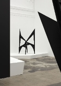Enlarge image Cover: Calder: Nonspace - Hauser & Wirth