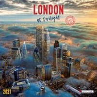 Abbildung von: London at Twilight 2021 - Tushita PaperArt