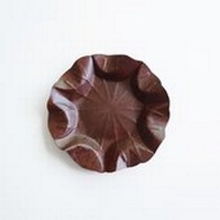 Abbildung von: Flexible Hanji-Papierschale Lotusblatt (M) Braun - Ablage / Servierschale aus traditionellem Hanji-Papier - Bookchair