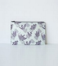 Abbildung von: Hanji-Papiertasche Federmäppchen Kosmetiktasche - Lila/Lavendel - aus traditionellem Hanji-Papier - mit Reißverschluss - Bookchair