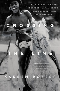 Abbildung von: Crossing the Line - St. Martin's Press