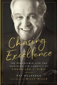 Abbildung von: Chasing Excellence - Soulstice Publishing, LLC