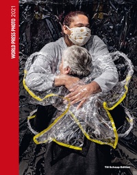 Enlarge image Cover: World Press Photo 21 - Till Schaap Edition