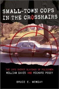 Abbildung von: Small-Town Cops in the Crosshairs - Schiffer Publishing Ltd