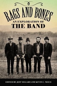 Abbildung von: Rags and Bones - University Press of Mississippi
