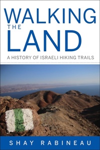 Abbildung von: Walking the Land - Indiana University Press