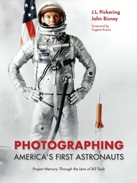 Abbildung von: Photographing America's First Astronauts - Purdue University Press