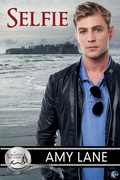 Cover: Selfie (Bluewater Bay, #13) - RiptidePublishing