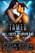 Cover: Tamed by the Alien Pirate (Mates of the Kilgari) - Summerhouse Publishing