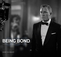 Abbildung von: Being Bond: Daniel Craig - Ein Rückblick - Cross Cult Entertainment