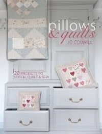 Abbildung von: Pillows & Quilts - David & Charles