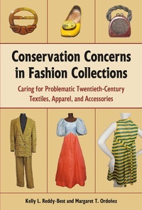 Abbildung von: Conservation Concerns in Fashion Collections - The Kent State University Press