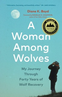 Enlarge image Cover: A Woman Among Wolves - Greystone Books,Canada