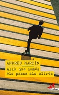 Cover: All&ograve; que nom&eacute;s els passa als altres - Editorial Clandestina/Crims.cat