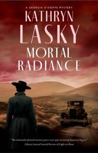 Abbildung von: Mortal Radiance - Severn House