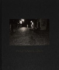 Abbildung von: Photowali Didi by Buku Sarkar - Fall Line Press