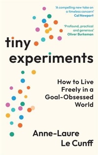 Abbildung von: Tiny Experiments - Profile Books Ltd