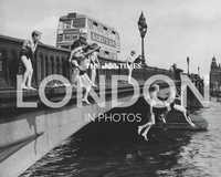Abbildung von: The Times London in Photos - Times Books