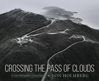 Abbildung von: Crossing the Pass of Clouds - University Press of Mississippi