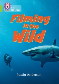 Enlarge image Cover: Filming in the Wild - Collins