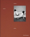 Cover: between the skin and sea - Chose Commune