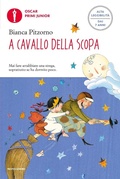 Cover: A cavallo della scopa. Ediz. ad alta leggibilit&agrave; - Oscar primi junior;Mondadori