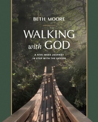 Enlarge image Cover: Walking with God - Tyndale Momentum