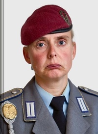 Enlarge image Cover: In Uniform - Verlag Kettler