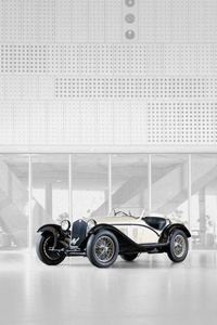 Enlarge image Cover: Two Centuries of Automotive History - Skira