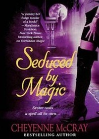 Abbildung von: Seduced by Magic - St. Martins Press-3pl