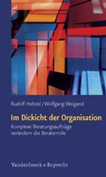 Cover: Im Dickicht der Organisation - Vandenhoeck & Ruprecht