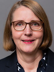 Porträt von Monika Pfeil