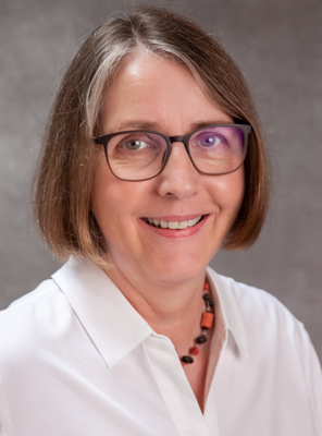 Porträt von Monika Pfeil