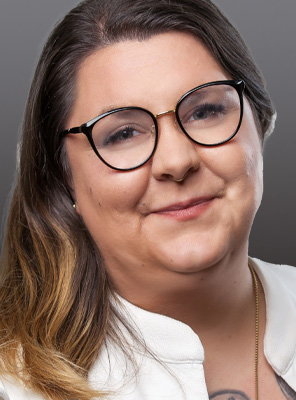 Porträt von Julia Kadow