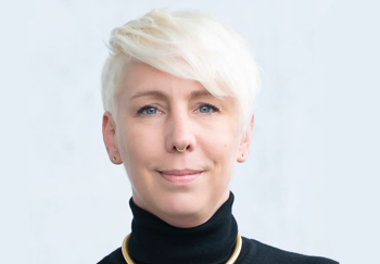 Porträt der Moderatorin